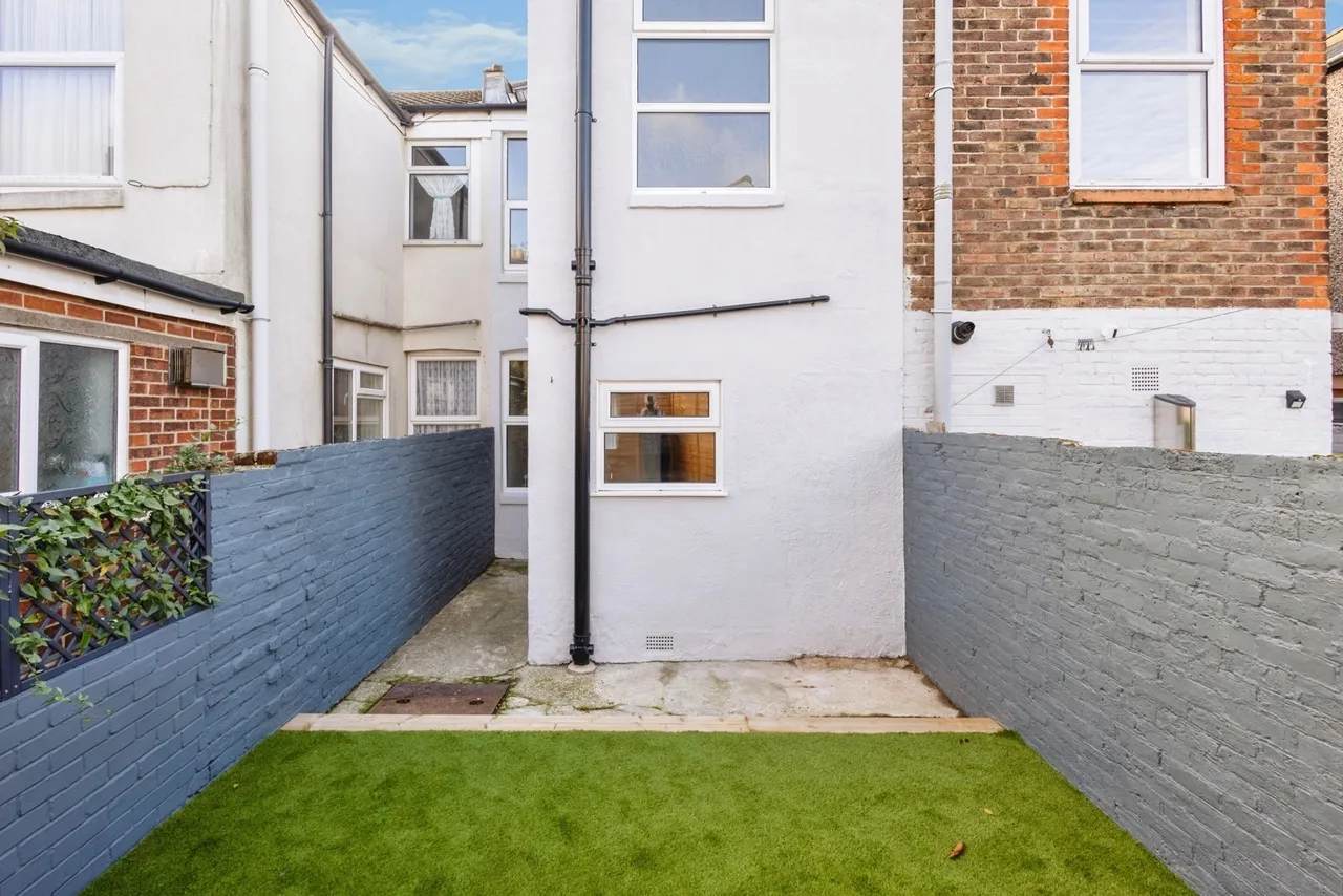 Walden Road, Portsmouth, PO2, photo 12