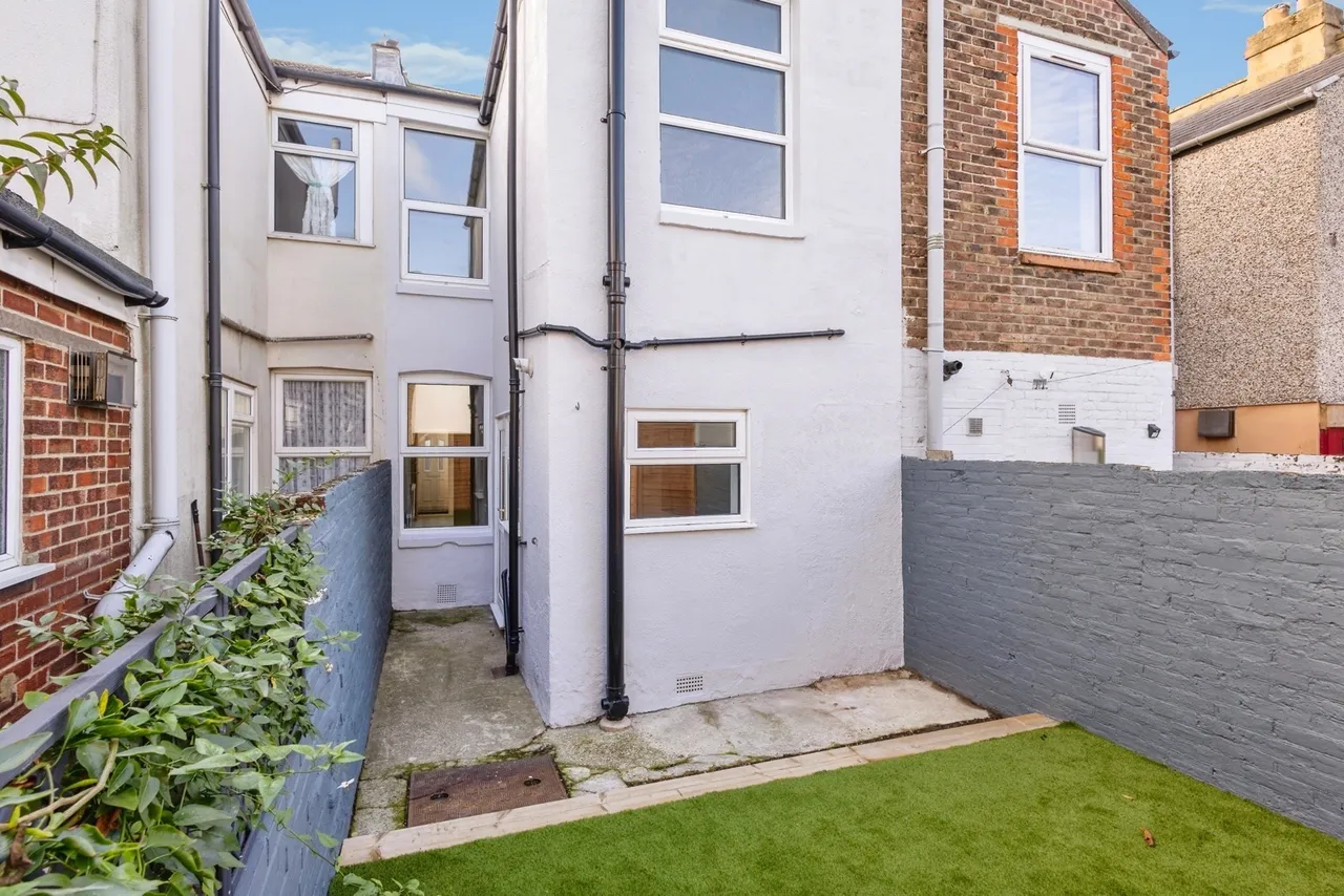 Walden Road, Portsmouth, PO2, photo 21