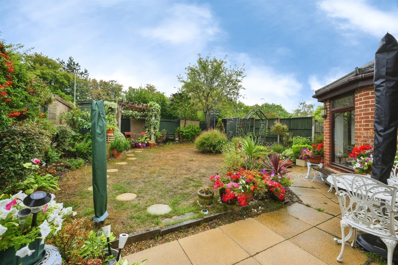 Chelveston, Welwyn Garden City, AL7, photo 23