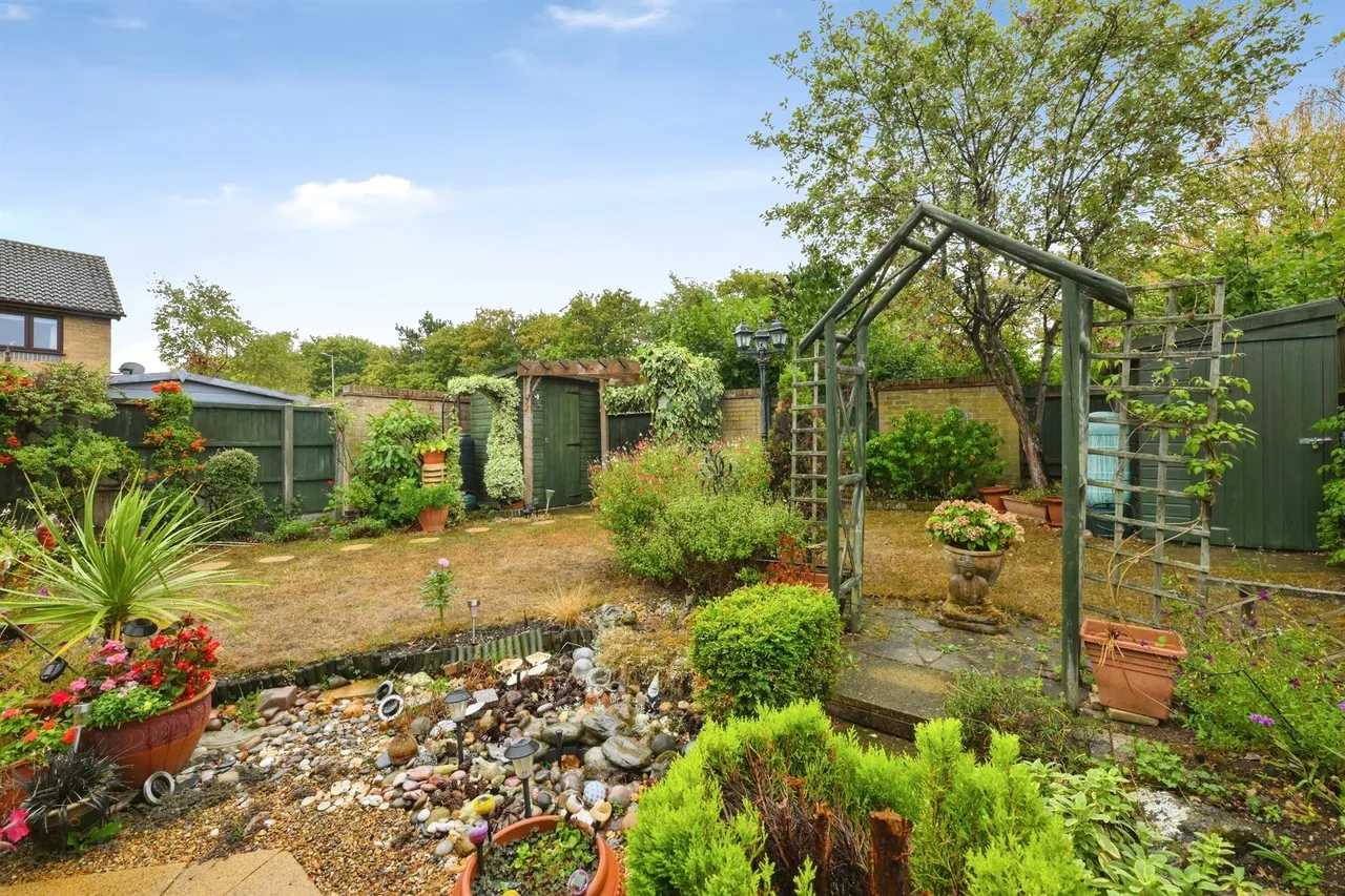 Chelveston, Welwyn Garden City, AL7, photo 25