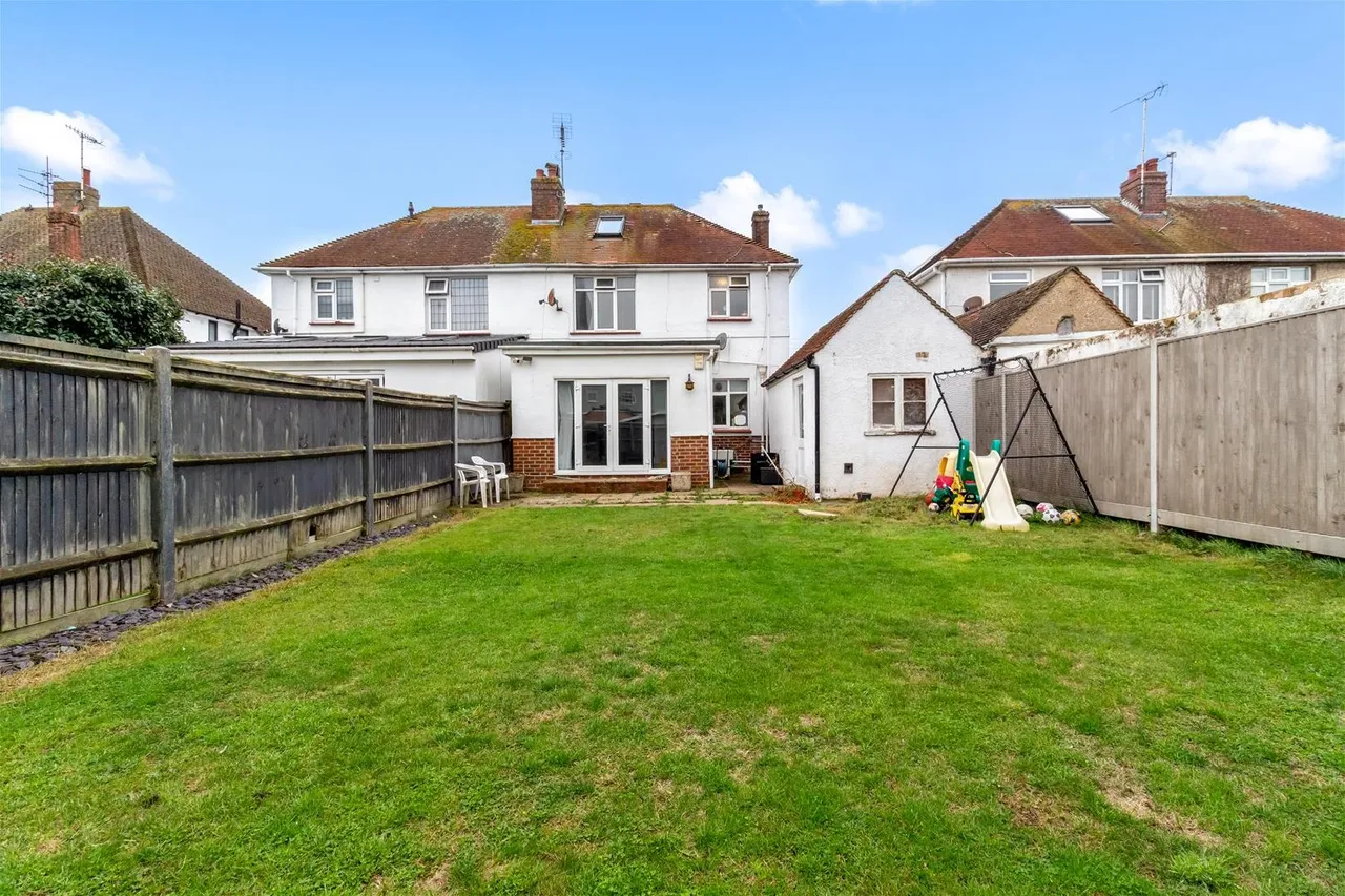 St. Andrews Road, Tarring, Worthing, photo 19