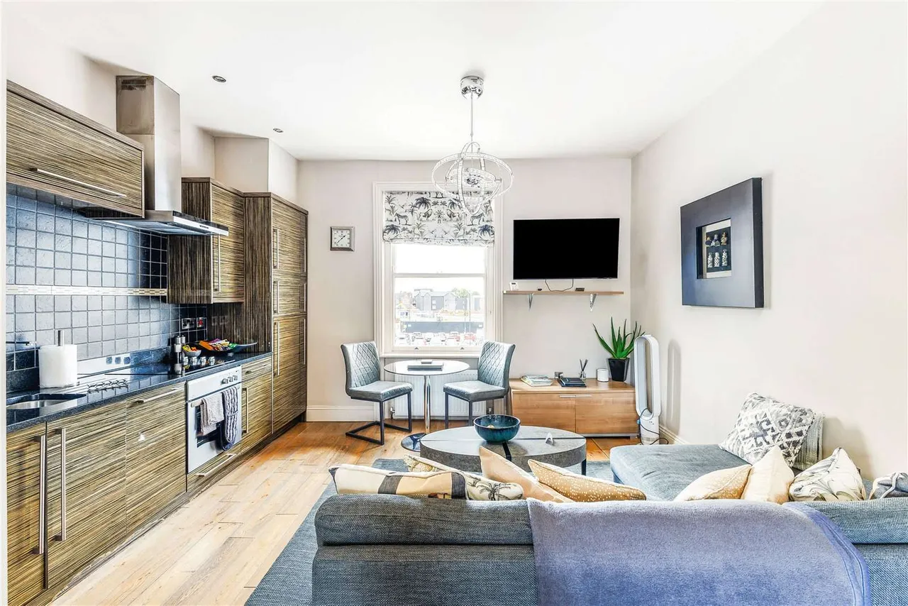 Portland Street, Cheltenham, Gloucestershire, GL52 2NX, photo 10