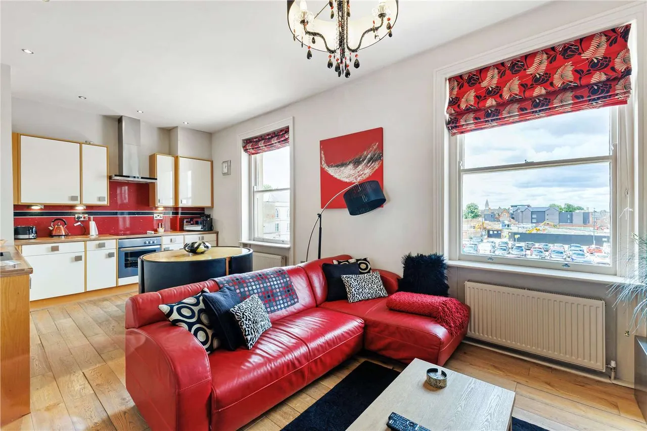 Portland Street, Cheltenham, Gloucestershire, GL52 2NX, photo 7