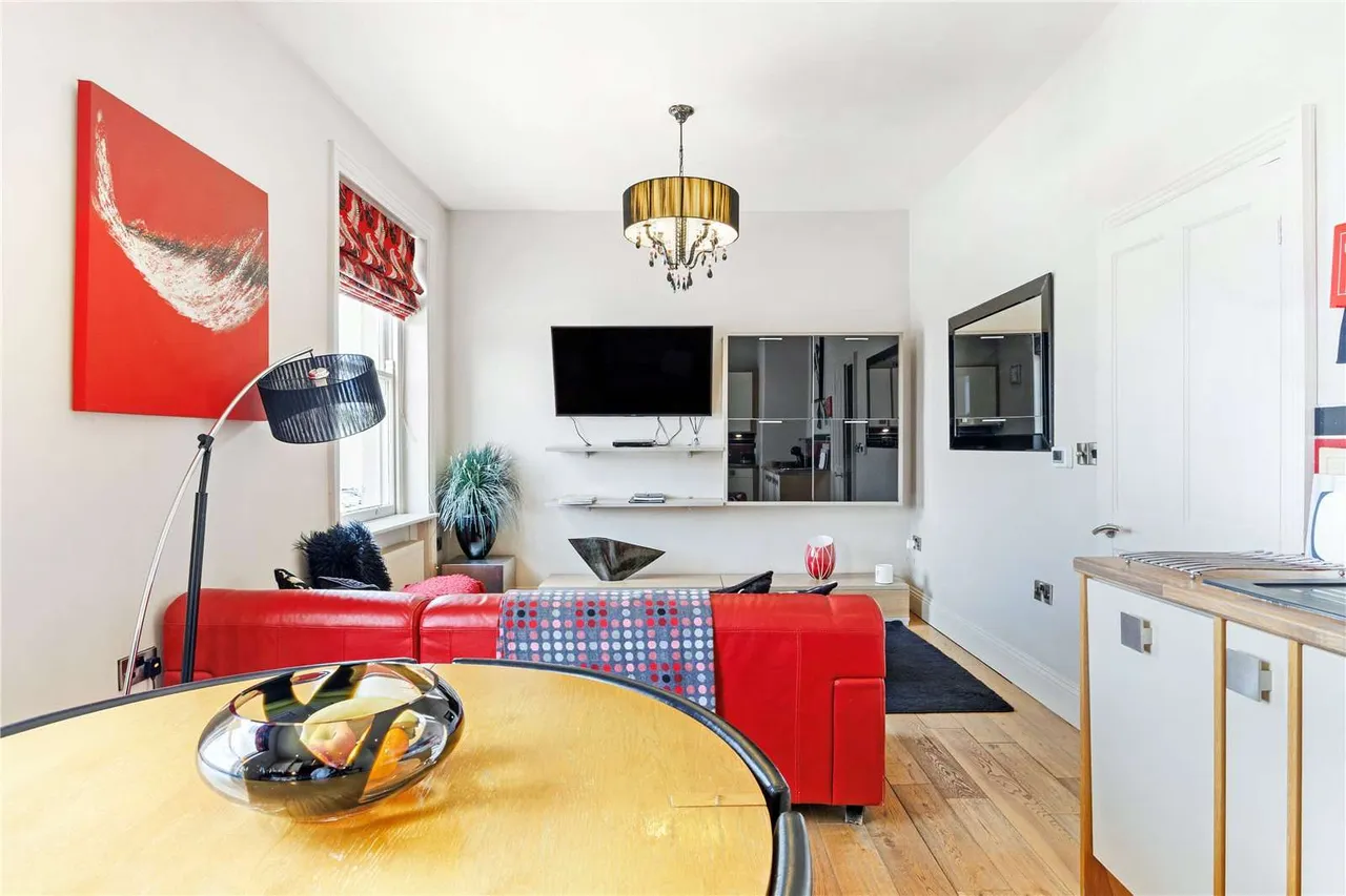 Portland Street, Cheltenham, Gloucestershire, GL52 2NX, photo 8