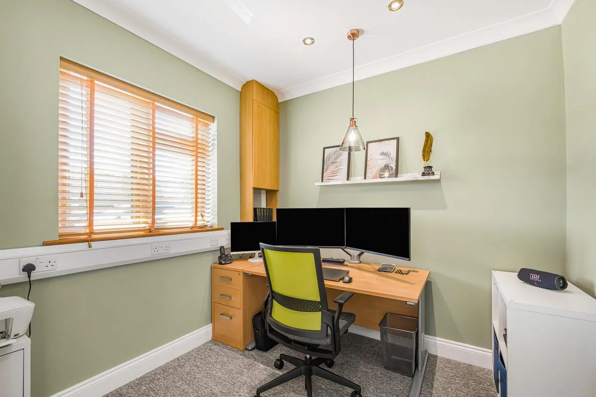 Felixstowe Road, Ipswich, IP10, photo 26