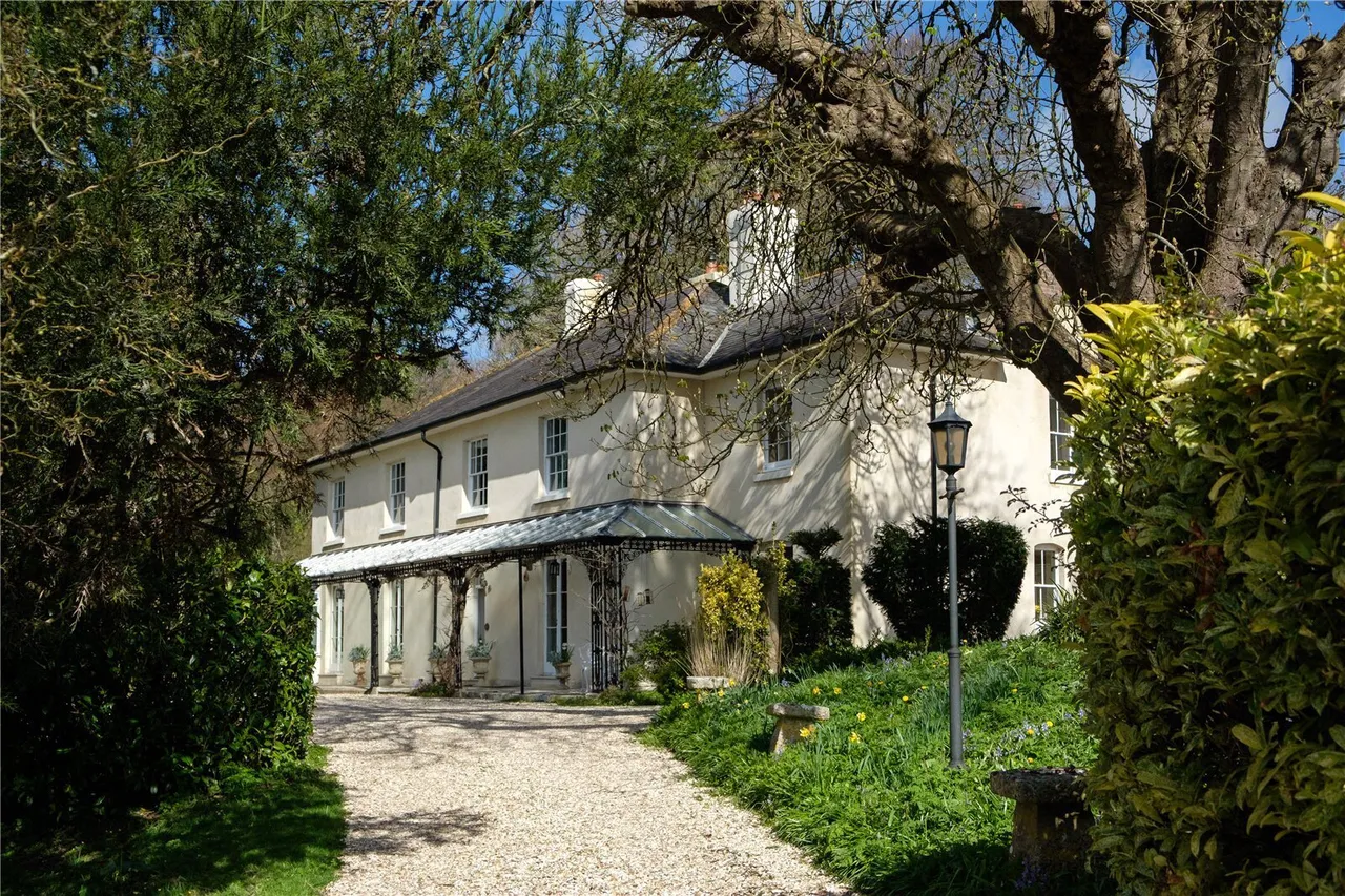 Rew, Martinstown, DT2, photo 2