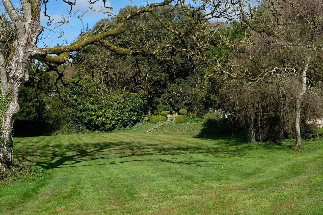 Rew, Martinstown, DT2, photo 82