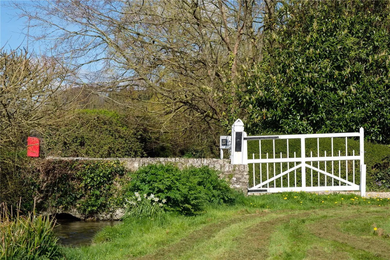 Rew, Martinstown, DT2, photo 83