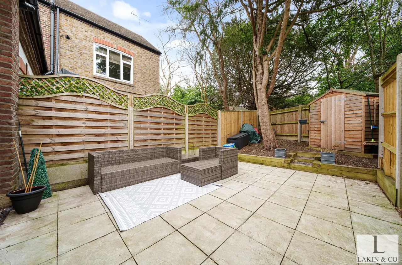 Swakeleys Road, Ickenham, UB10, photo 13