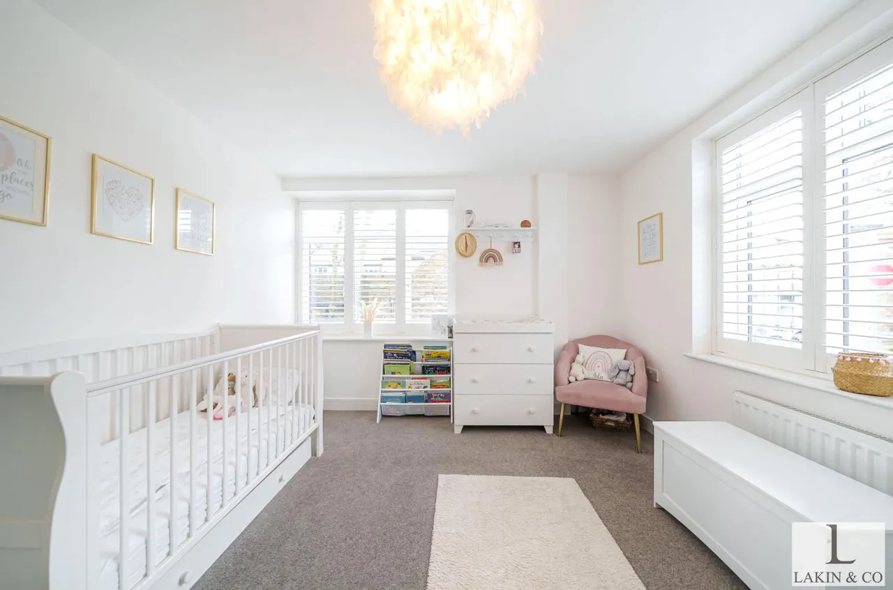 Swakeleys Road, Ickenham, UB10, photo 10