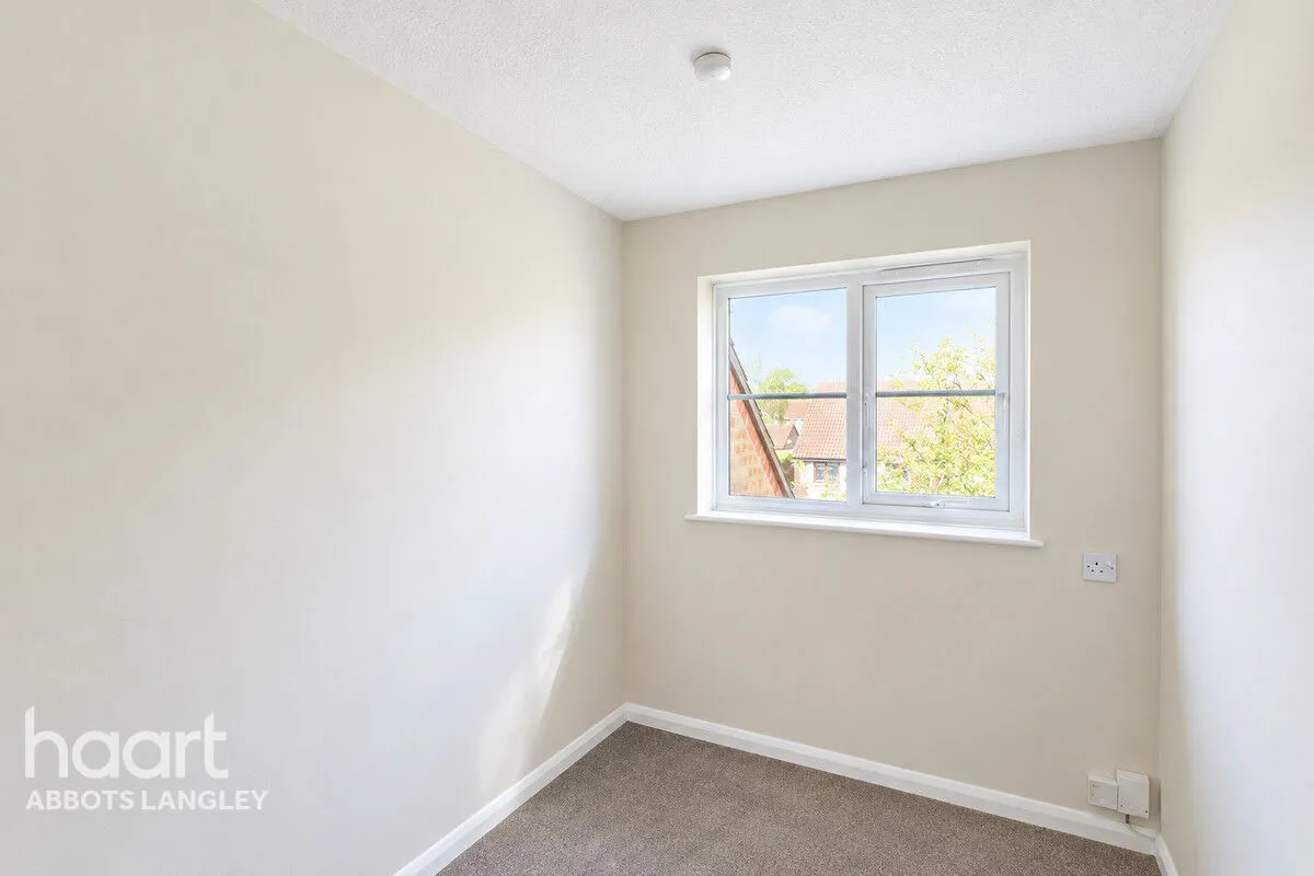 De Havilland Way, Abbots Langley, WD5, photo 11