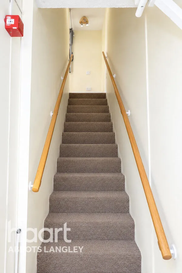 De Havilland Way, Abbots Langley, WD5, photo 14