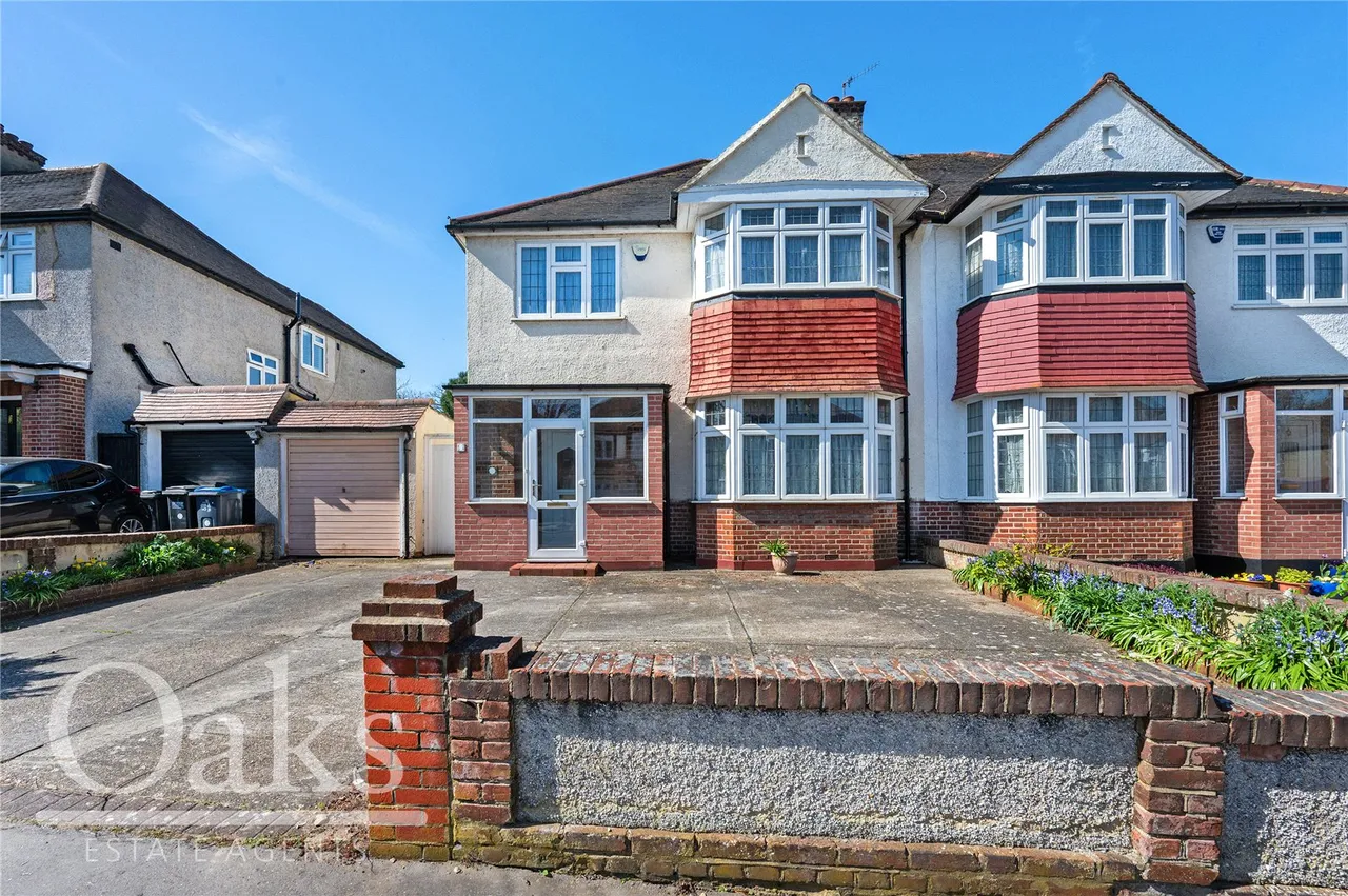4 bed house for sale, Birch Tree Way, Addiscombe, CR0