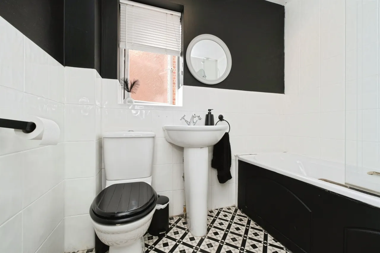 Doris Road, Ilkeston, DE7, photo 14