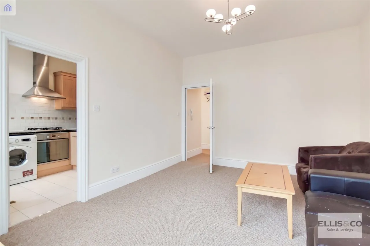 Chichele Road, London, NW2, photo 5