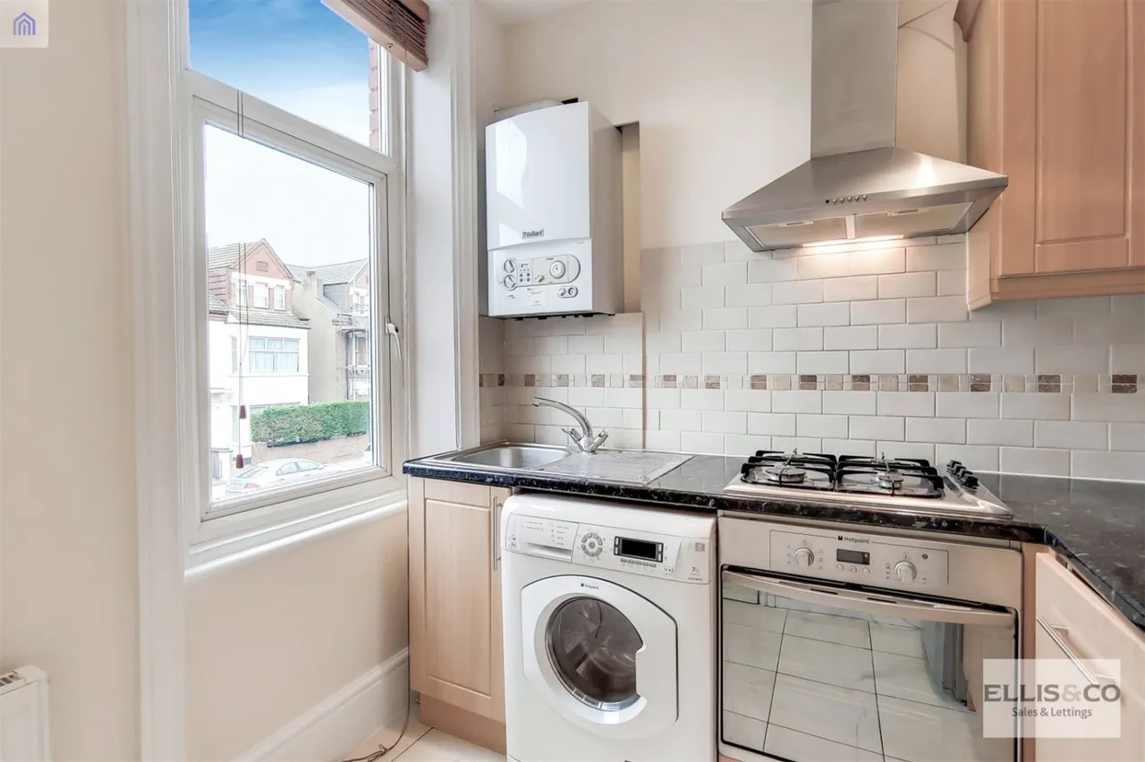 Chichele Road, London, NW2, photo 2