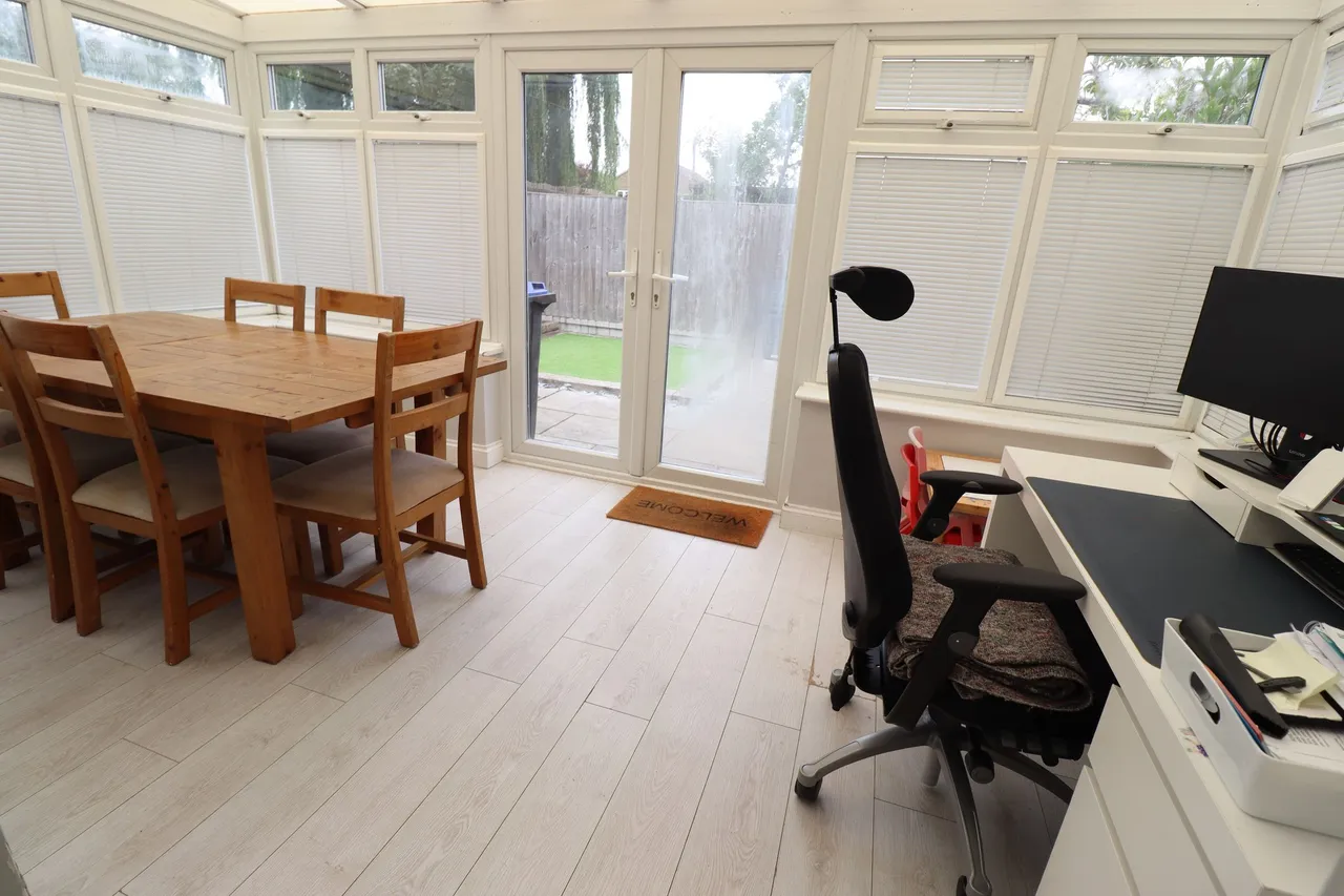 Arterial Road, Eastwood, Leigh-on-Sea, Essex, SS9 4DZ, photo 3