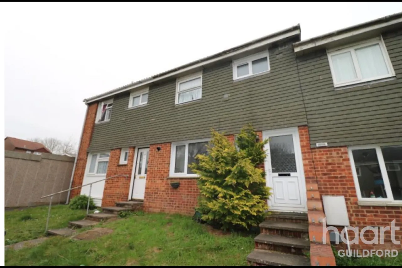 3 bed house to rent, falcon road, GU1