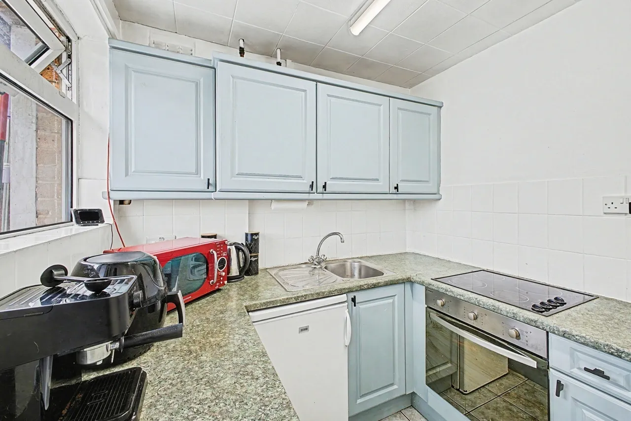Cameron Drive, Northampton, NN5, photo 5