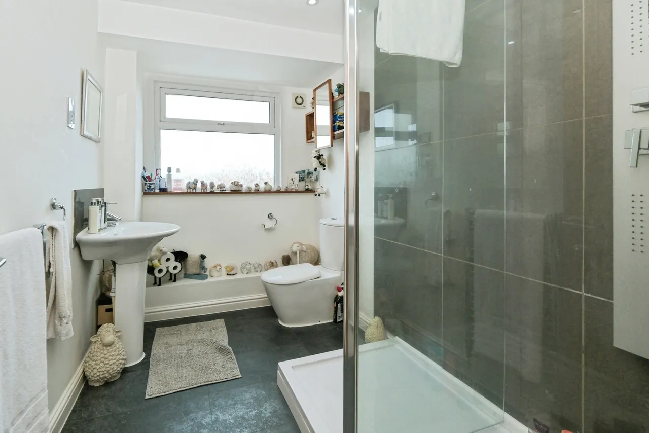 Marshall Road, Hayling Island, PO11, photo 23