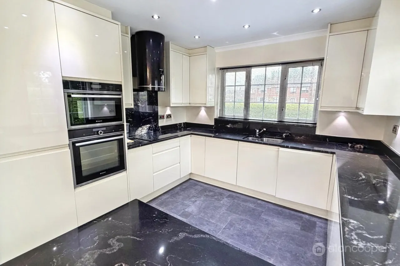 Church Lane, Weddington, CV10, photo 9
