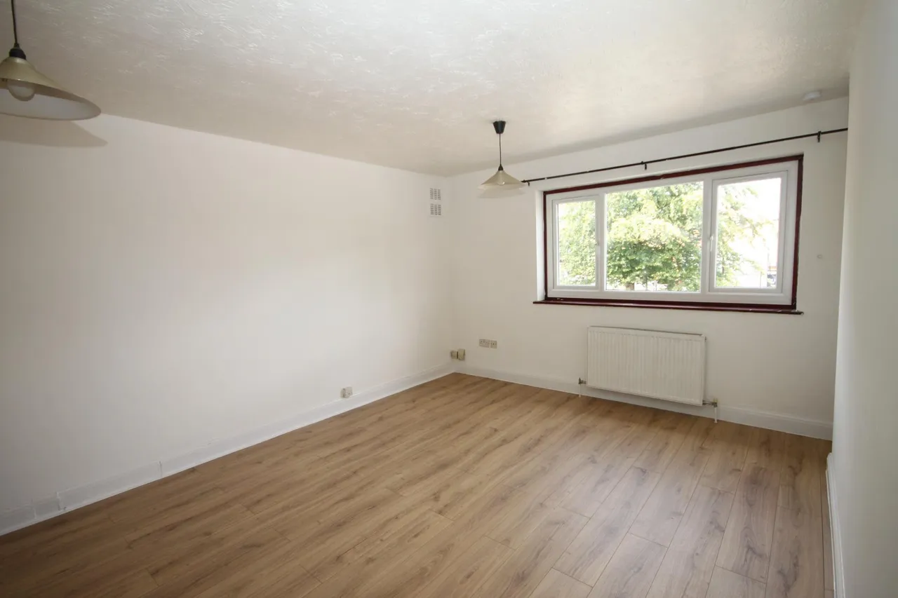 Dunstable Road, Luton, LU4, photo 5
