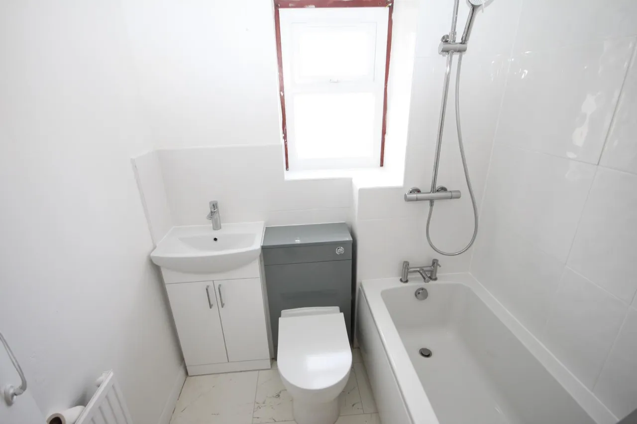 Dunstable Road, Luton, LU4, photo 2