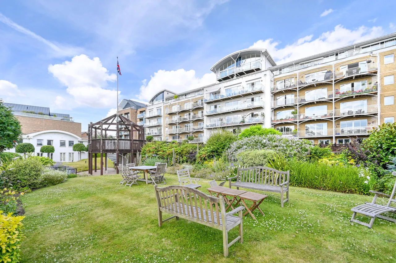 4 Regatta Point, Kew Bridge Road, Brentford, photo 12