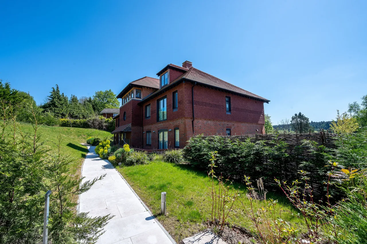 Apartment 5, Chantry Point, Northdown Lane, Guildford, photo 11