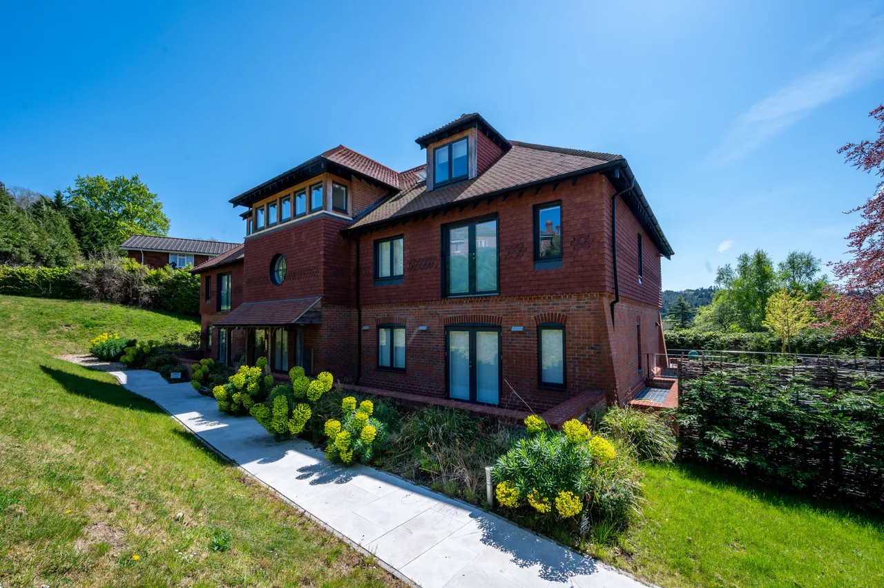 Apartment 5, Chantry Point, Northdown Lane, Guildford, photo 4