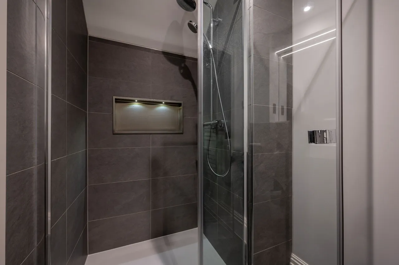 Apartment 5, Chantry Point, Northdown Lane, Guildford, photo 7