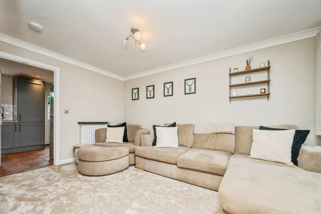Quayle Court, Kidderminster, DY11, photo 5