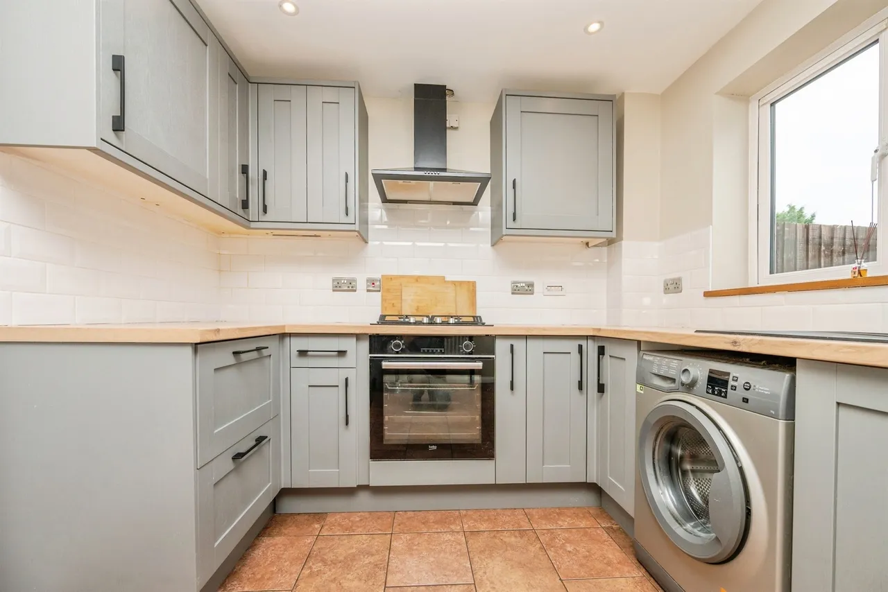 Quayle Court, Kidderminster, DY11, photo 3