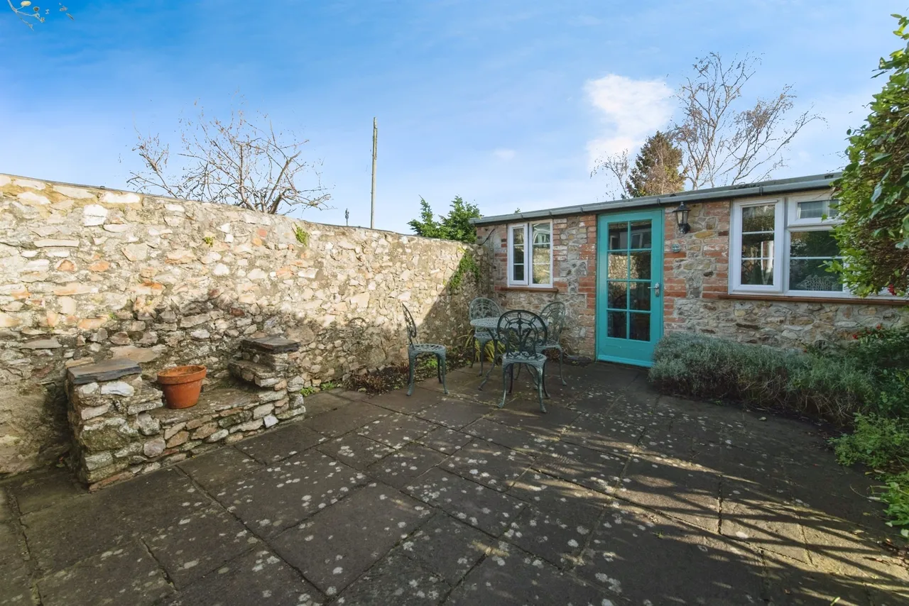 Musbury Road, Axminster, photo 12