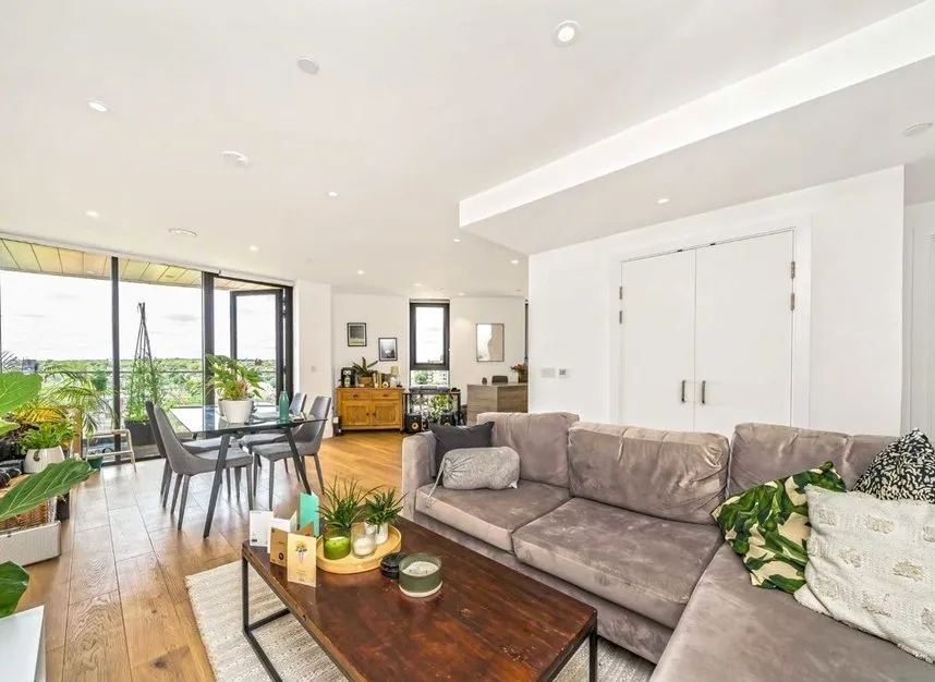3 bed flat for sale — Kingsland High Street, Dalston, E8