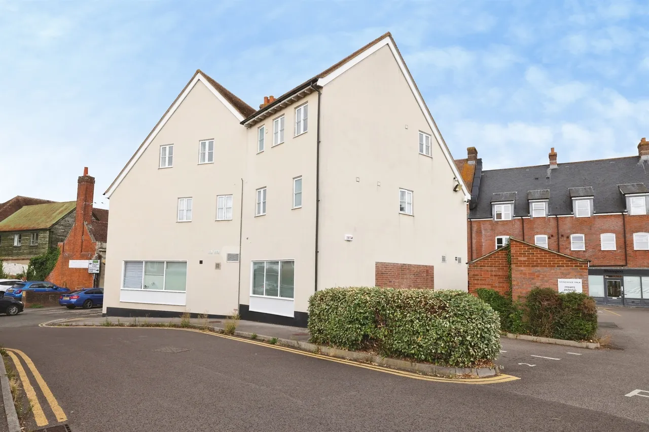 2 bed flat for sale, Stonehenge Walk, Amesbury, SP4