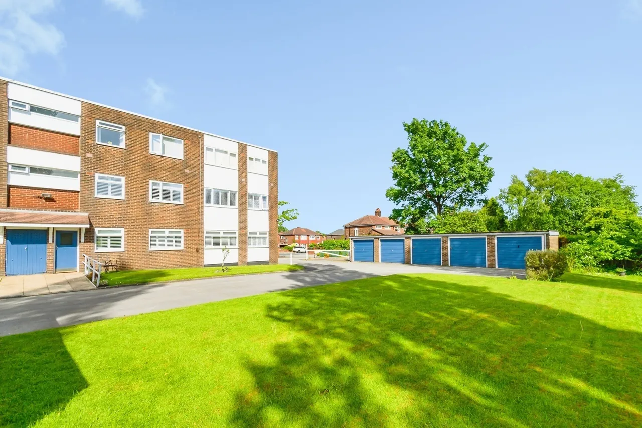 1 bed flat for sale — Manchester Road, Clifton, Swinton, Manchester, M27