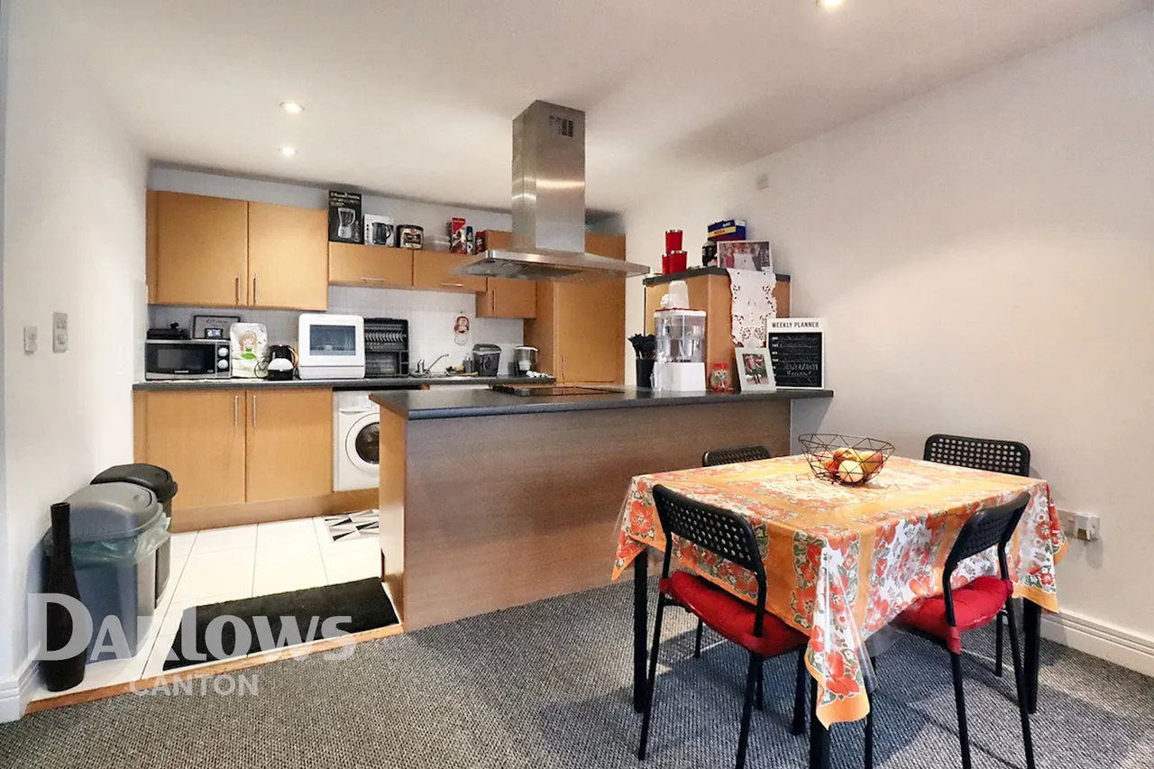 Ferry Court, Cardiff, photo 6