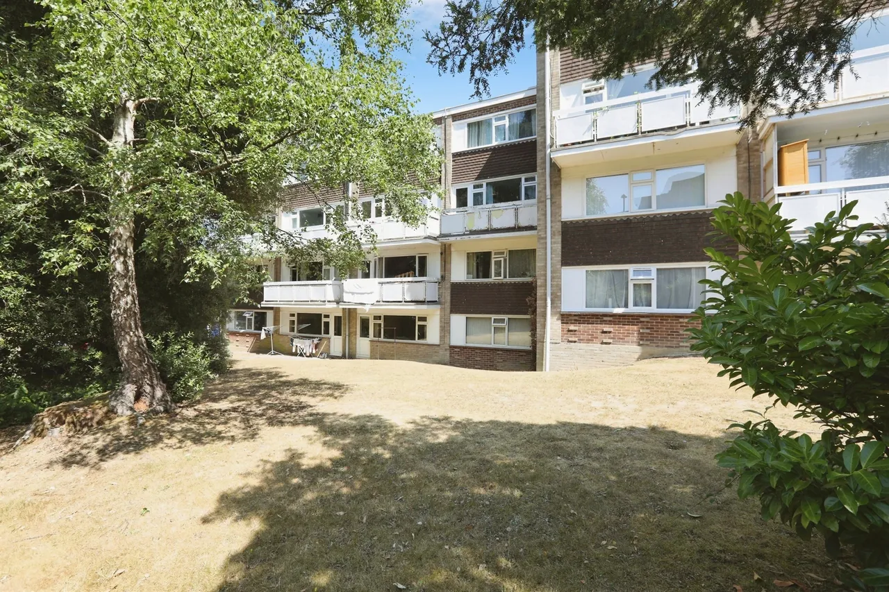 2 bed flat for sale — Jireh Court, HAYWARDS HEATH