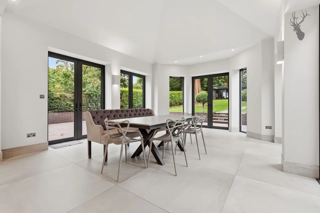 Woodford, IG8, photo 14