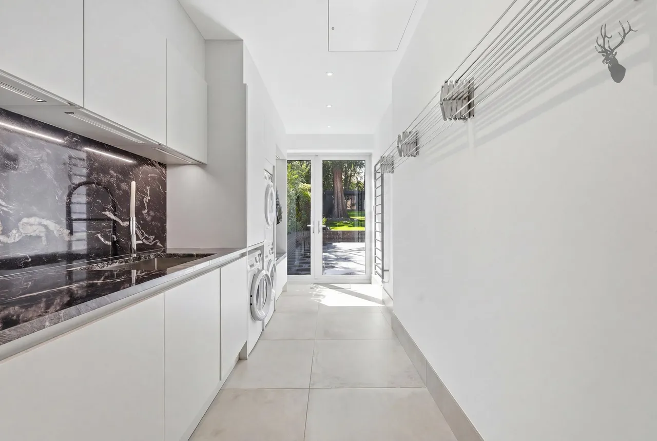 Woodford, IG8, photo 18