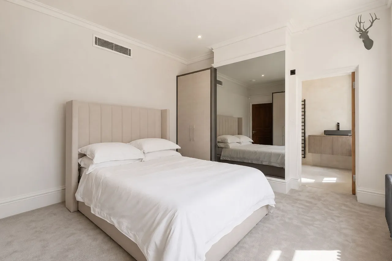 Woodford, IG8, photo 35