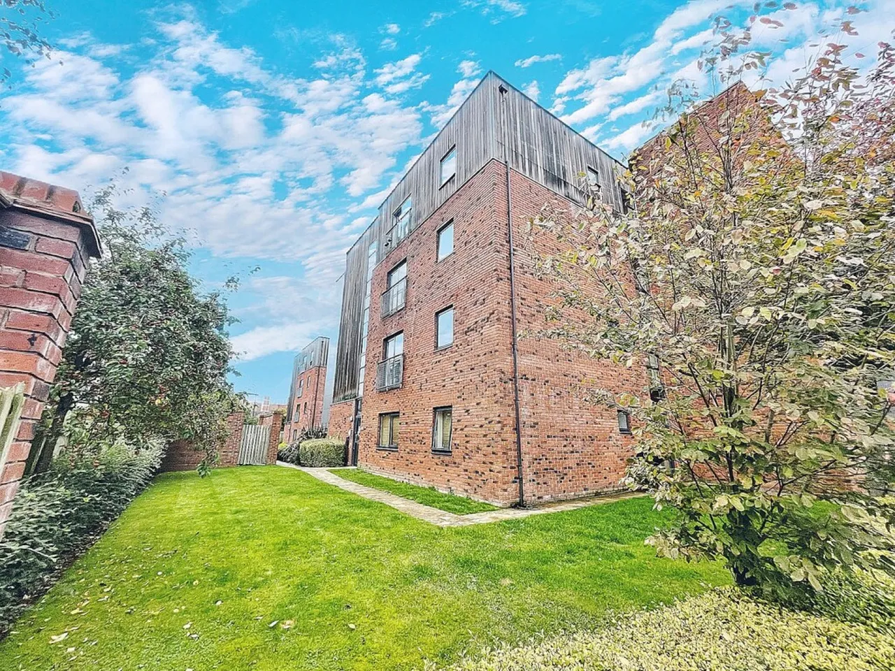 1 bed flat to rent, Dutton Court, Warrington, WA1
