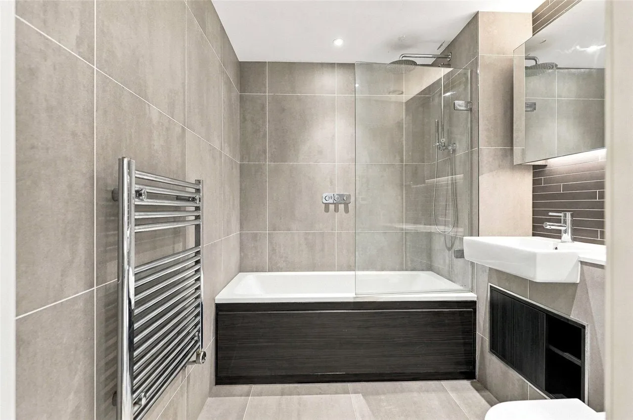 Newnton Close, London, N4, photo 3