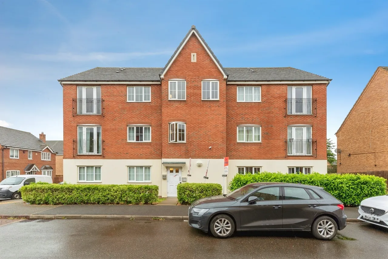 2 bed flat for sale — Scarsdale Way, Grantham