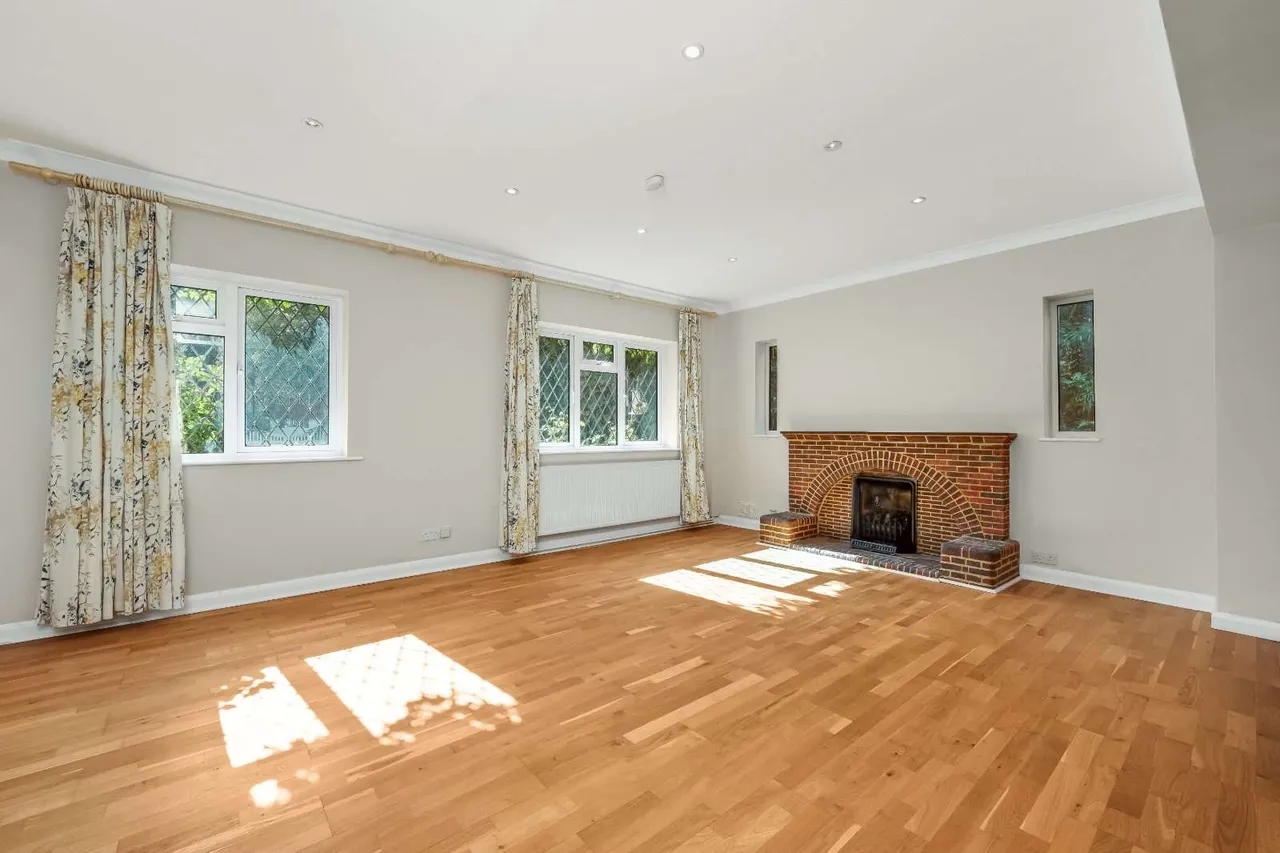 Meadway, Esher, Surrey, KT10 9HF, photo 6