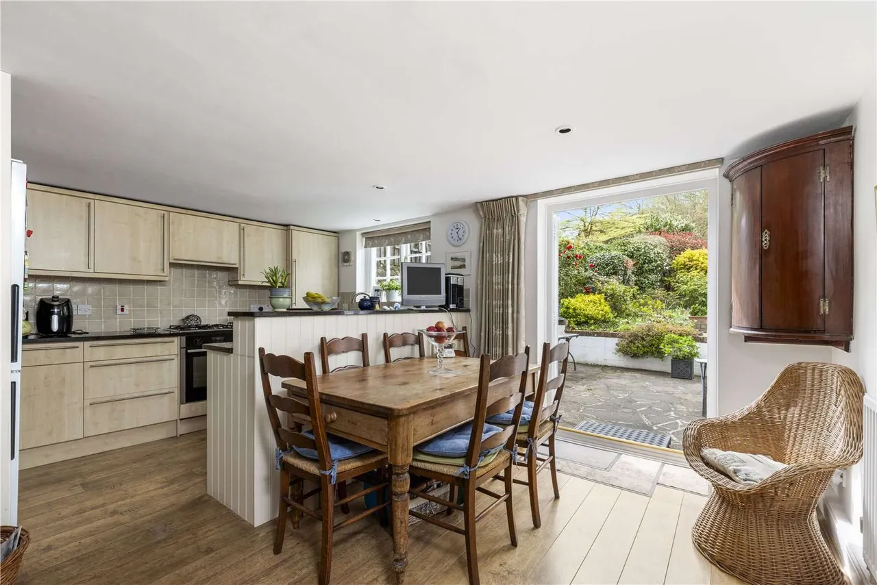 Westcott Street, Westcott, RH4, photo 4