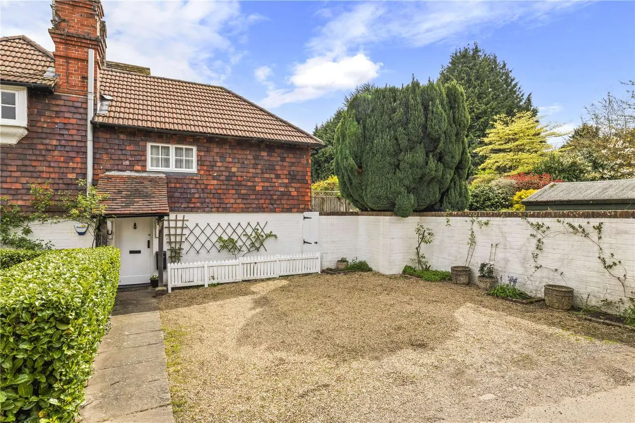 Westcott Street, Westcott, RH4, photo 18