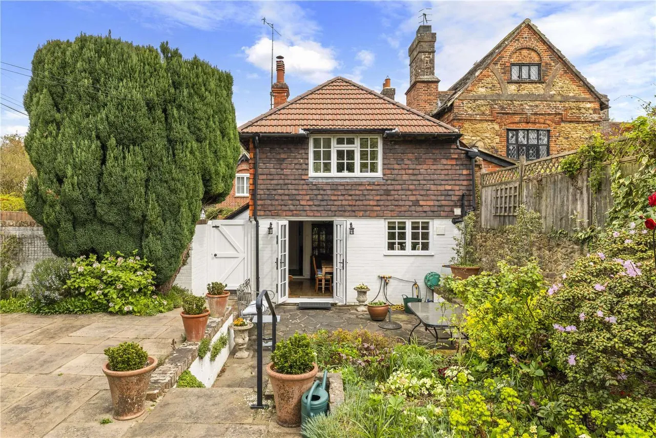 Westcott Street, Westcott, RH4, photo 21