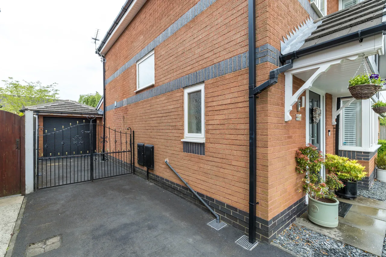 Riverdale Close, Standish Lower Ground, WN6, photo 17